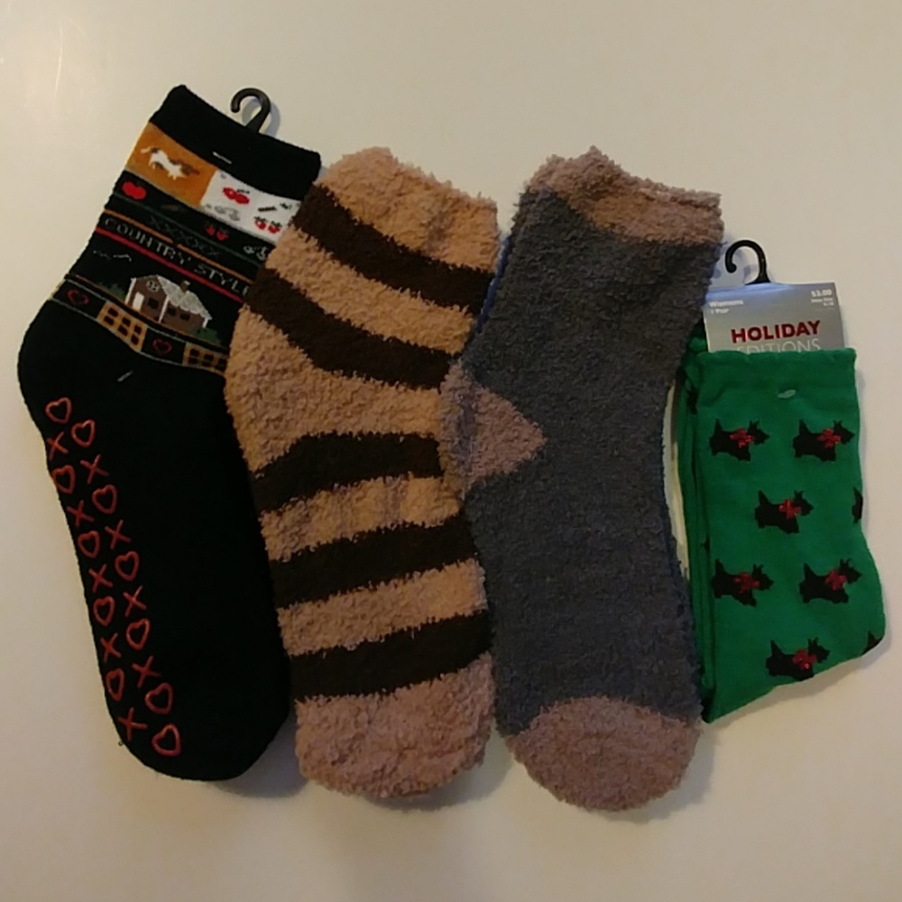 Woman's Set of 4 Pairs Of Socks